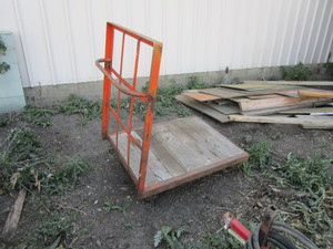lot 8 image: Shop Cart