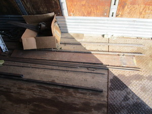 lot 105 image: Metal Rack & Drop Pcs