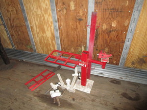 lot 22 image: Vise & Stand