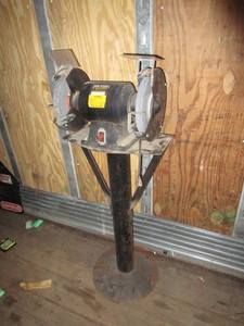 lot 23 image: Grinder & Stand