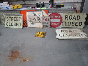 lot 39 image: (20) Street Signs (see pics)