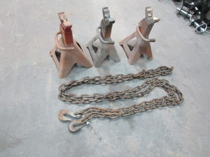 lot 43 image: (3) Jack Stands & Chain
