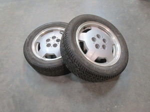 lot 76 image: Chrysler Wheels & Tires