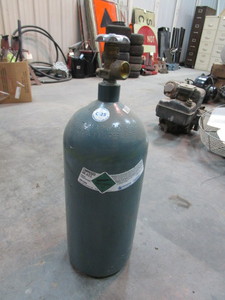 lot 80 image: Small C25 Tank (see pics for gas amount, gauge NOT included)