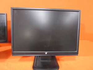 (4) 19 V7 Monitors