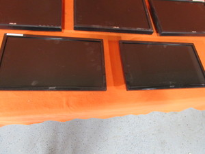 (5) 19 Monitors