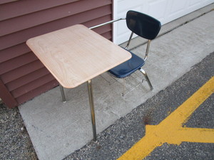 (Qty of 11) (Near New) DeskChair Combination