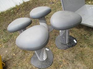 4 Heavy metal stools with padded vi...