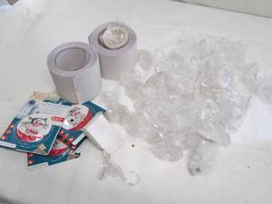 Large suction cup hooks, cat hooks,...