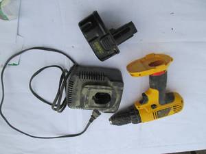 Dewalt 14.4v cordless drilldriver ...
