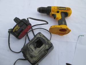 Dewalt 14.4v cordless drilldriver ...