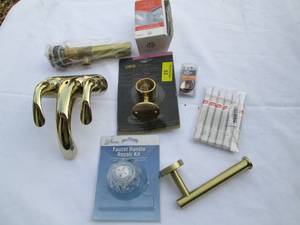Brass Tone 2-handle bathroom faucet...