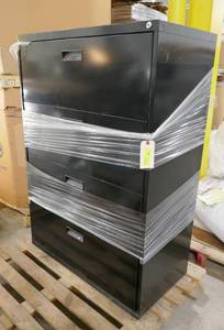 lot 25 image: 4 drawer lateral file cabinet