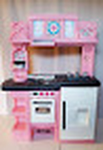 STEP 2 KIDS PINK PLAY KITCHEN APPROX 3.5 FEET TALL & 2.5 FEET LONG