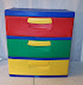 STERILITE MULTICOLOR 3 DRAWER STORAGE APPROX 2.5 FEET TALL 2 FEET LONG & 1.5 FEET DEEP