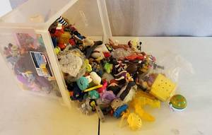 LOT OF SMALL TOYS OVER 11 POUNDS AVENGERS WWE TRANSFORMERS SPONGEBOB HEXBUGS & MUCH MORE