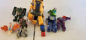 LOT OF TRANSFORMERS BUMBLEBEE DRIFT & MORE