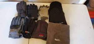 LOT OF WINTER HATS BEANIES NECK WARMER 5 PAIR OF GLOVES RUGGED WEAR THINSULATE SWISS TECH