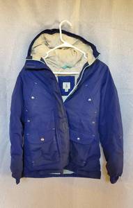NAVY LANDS END WINTER DOWN JACKET GIRLS SIZE MEDIUM 1012 NEEDS TO BE CLEANED