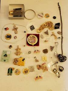 LOT OF RANDOM JEWELRY PINS RINGS BRACELETS NECKLACE PENDANTS