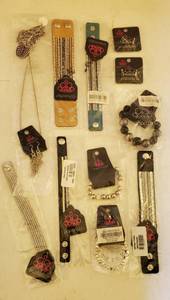 LOT OF ALL NEW IN THE PACKAGE PAPARAZZI JEWELRY NECKLACEEARRING SET BRACELETS & STUD EARRINGS