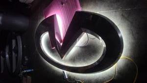 lot 4 image: Infiniti Auto logo, illuminated  back lit dealership sign