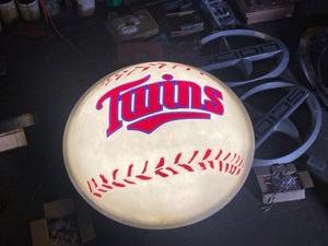 lot 3 image: Twins Baseball