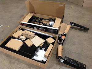 Lot with assorted carriercart, hitch customer return see pictures