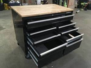 Husky 46 in.W x 51 in. D Standard Duty 9-Drawer Mobile Workbench no keys damaged wheel customer returns see pictures