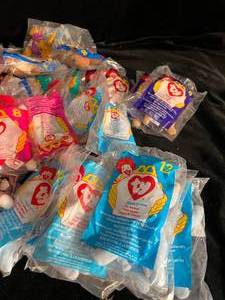 lot 4 image: Lot of Misc. McDonalds Teeny Beanie Babies (68)