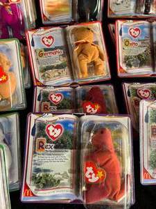 lot 5 image: Year 2000 McDonalds Teeny Beanie Babies