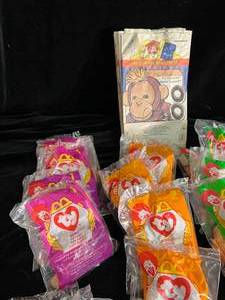 lot 7 image: McDonalds Teenie Beanie Babies Zoo Collection