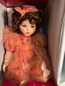 lot 17 image: 2 Limited Edition Marie Osmond Dolls