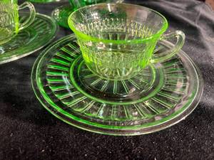lot 15 image: Uranium Assorted Glassware Lot 4