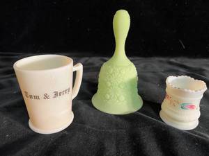 lot 19 image: Vintage Uranium Glass - Bell, Glass & Toothpick holder