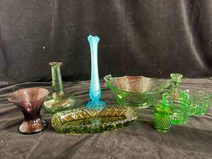 lot 25 image: Vintage Colored Glassware Lot