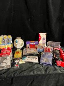lot 38 image: Assorted Vintage Electronic Lot