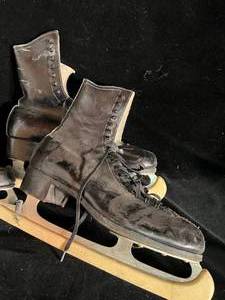 lot 64 image: Ice Skates Lot