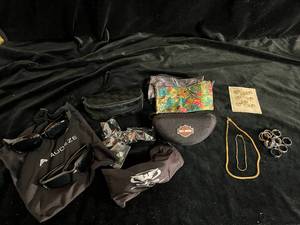 lot 75 image: Assorted Accessories Lot