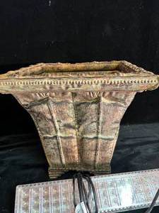 lot 84 image: Planter with Bell & Howell Grow Lights