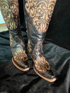lot 187 image: Never-Been-Worn Womens Corral Black and Brown Cowboy Boots