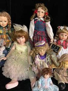 lot 167 image: Lot of Dolls Jennifer Esteban, Heritage Mint, Garry Sharpe & More