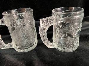 lot 164 image: 3 sets of Vintage Batman Mcdonalds Clear Mugs
