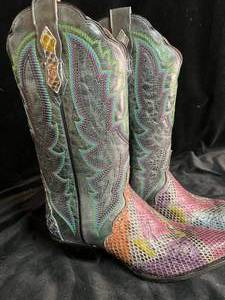 lot 183 image: Womens Dan Post Snakeskin Cowboy Boots