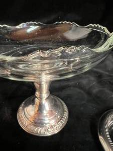 lot 156 image: Sterling Silver Pedestal Bowl - Frank M Whiting with 4 Sauce Holders