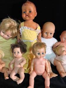 lot 165 image: Vintage Lot of Dolls