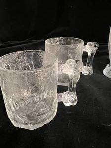 lot 163 image: 3 sets of Vintage Flintstone Mcdonalds Clear Mugs