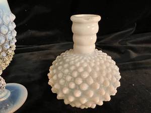 lot 155 image: Vintage White Opalscent Hobnail Set