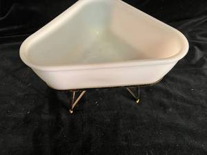 lot 150 image: Midcentury Food Warmer