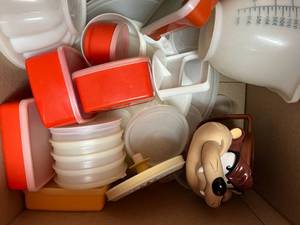 lot 146 image: Lot of Tupperware